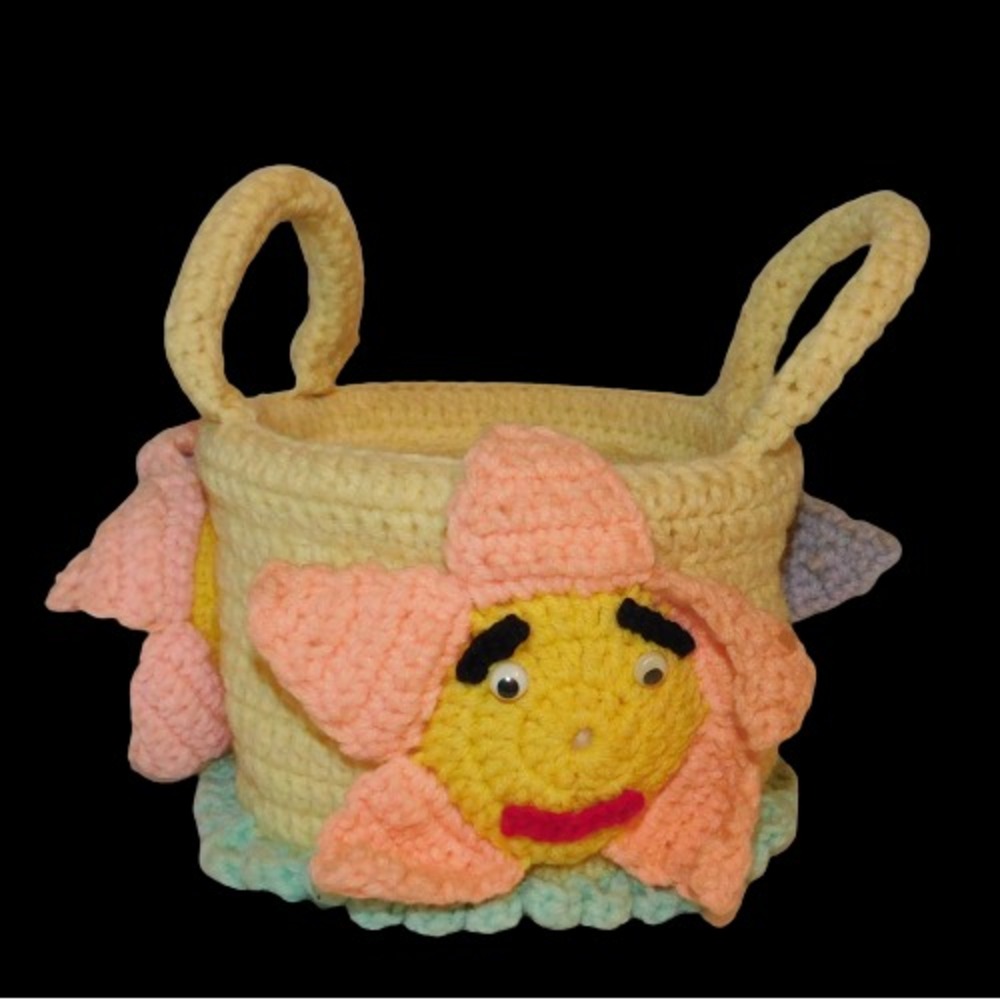 Vintage Crocheted Basket w 3 Adorable Flower Faces‎ 7" diameter Easter Whimsy
